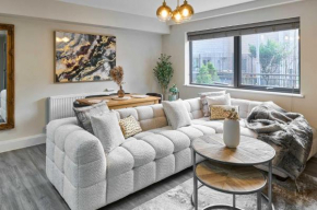 Host & Stay - Chic Townhouse by the Docks